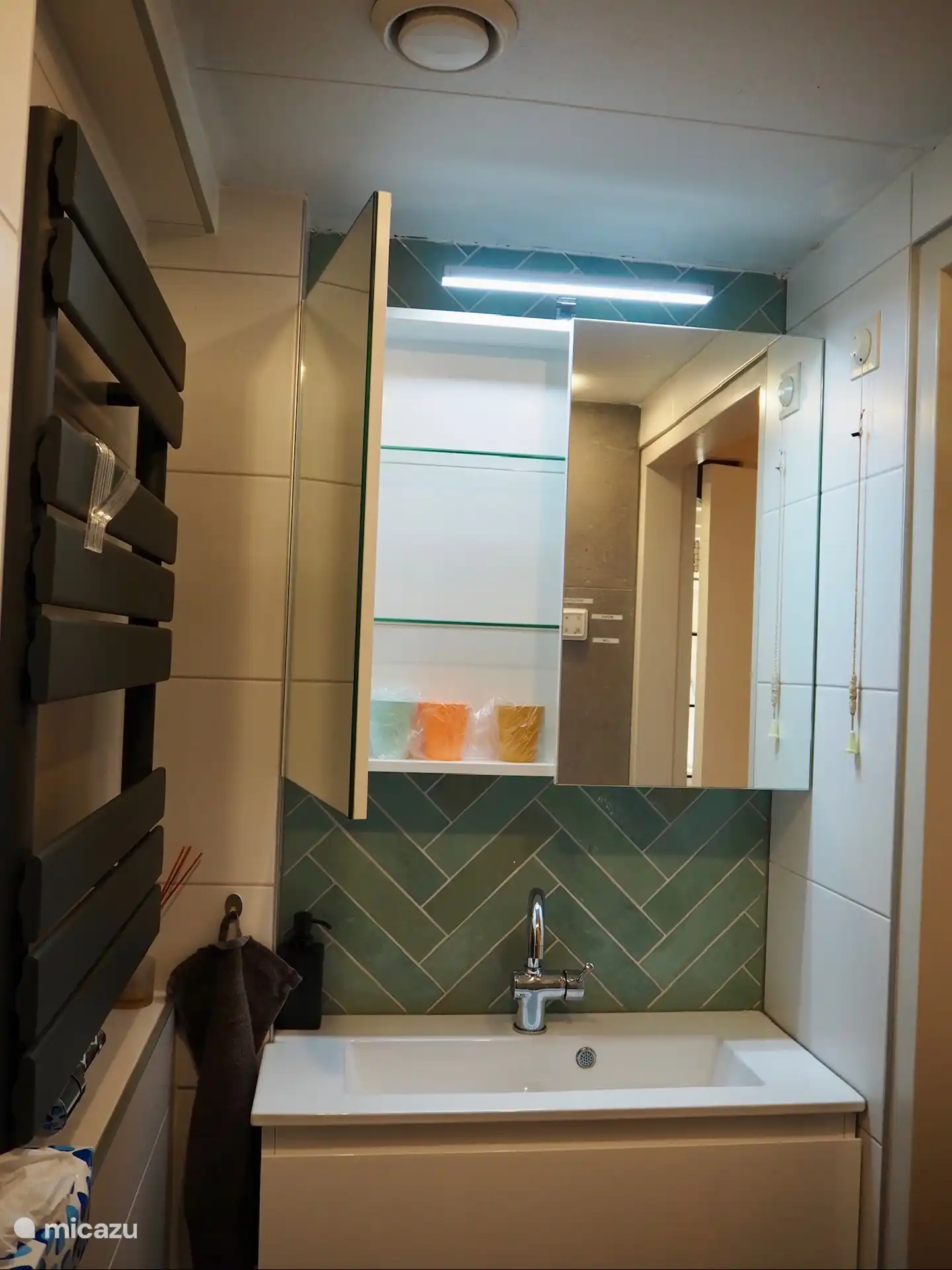 Duschraum vom Schlafzimmer