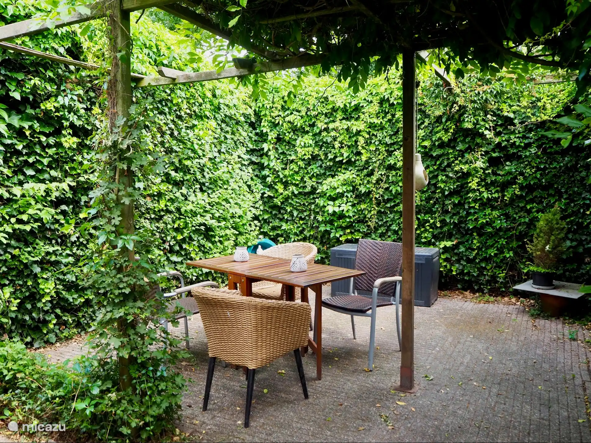 Terrasse vom Schlafzimmer