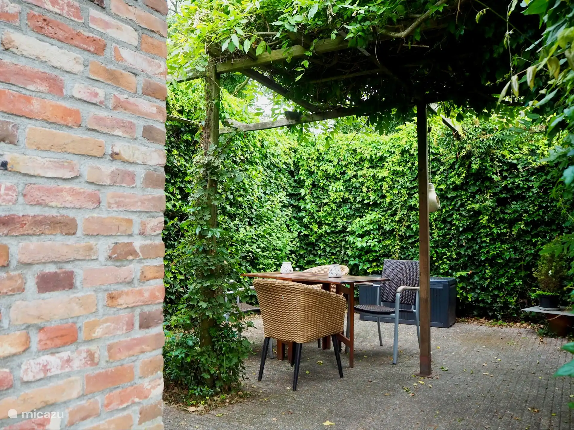 Terrasse vom Schlafzimmer