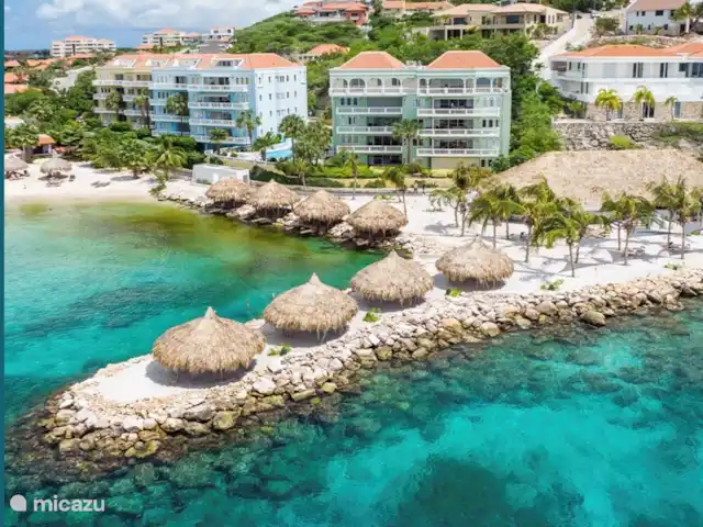 Blue Bay L’océan  | Curaçao, Curaçao-Centre, Blue Bay - appartement L’appartement est situé à côté du restaurant et du club de plage Brass Boer de Jonnie et Thérèse Boer (Librije)