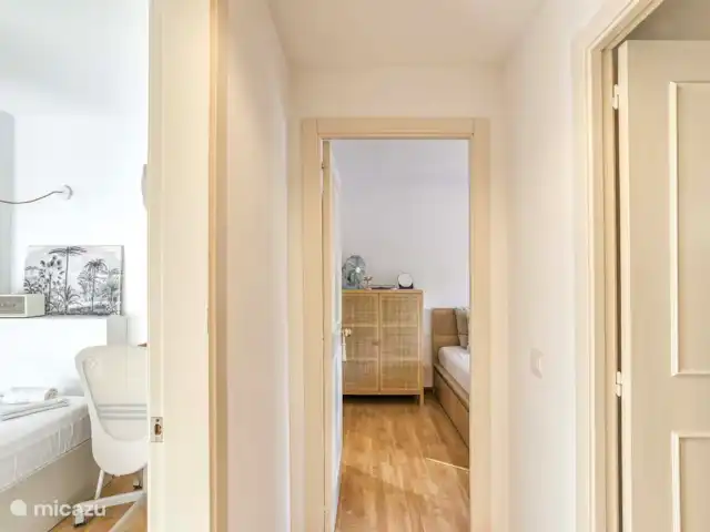 Villa Virginie TorreMirona Resort | Espagne, Costa Brava, Navata - villa Couloir vers les chambres et les salles de bains
