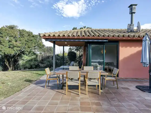 Villa Virginie TorreMirona Resort | Espagne, Costa Brava, Navata - villa belle grande terrasse avec table à manger