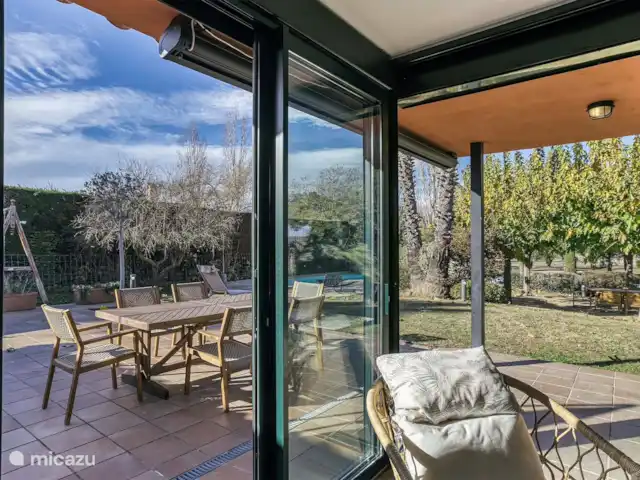 Villa Virginie TorreMirona Resort | Espagne, Costa Brava, Navata - villa salon avec vue sur le jardin