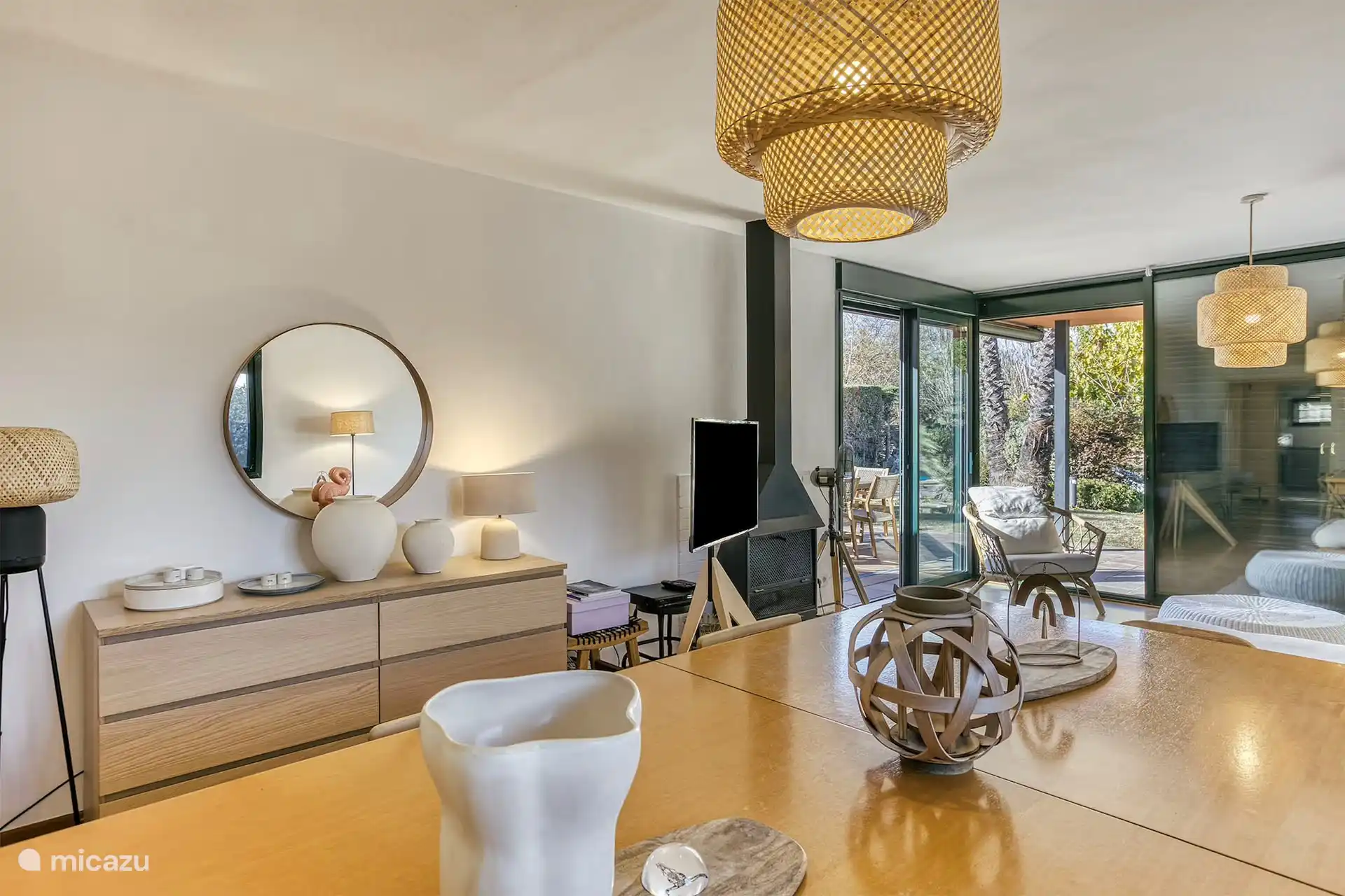 Esstisch zum Billard-Snooker-Tisch umfunktioniert