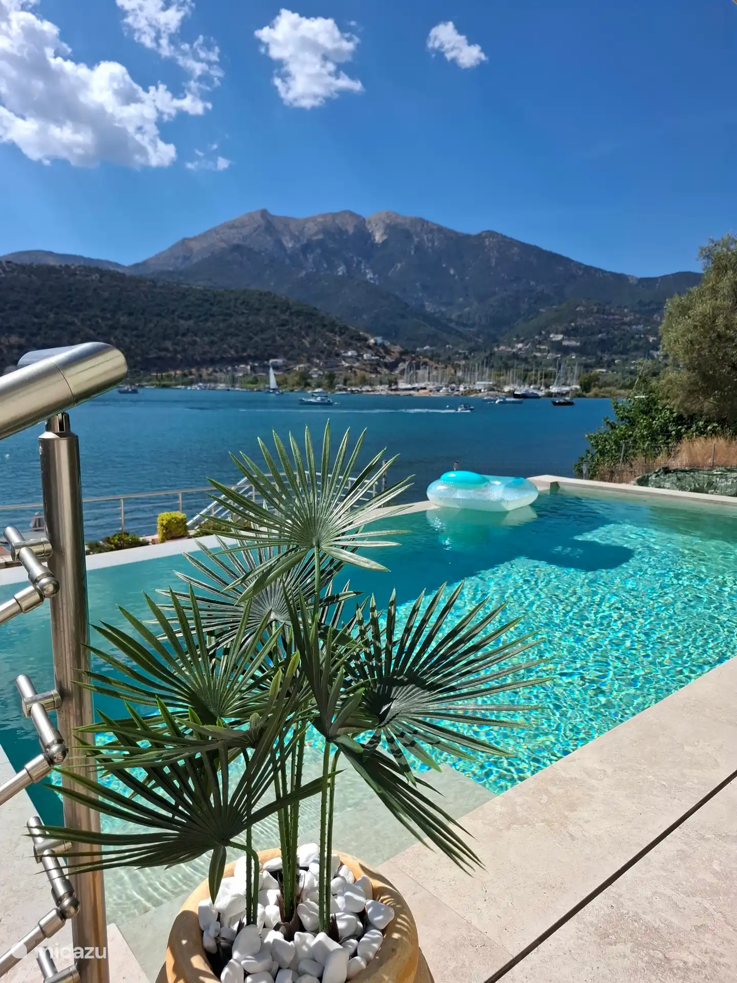 Piscina justo en la terraza