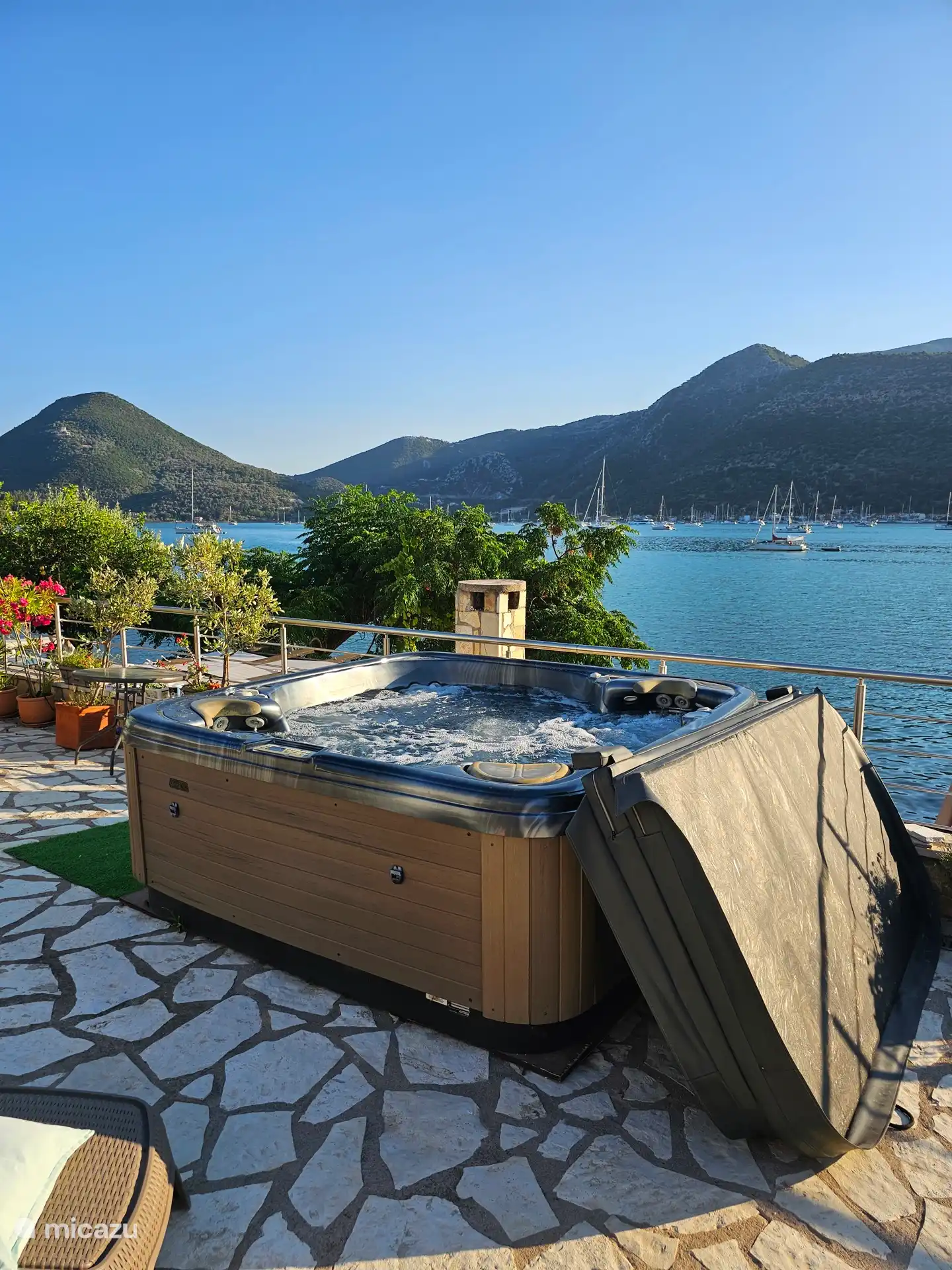 End the day with a glass of wine in the jacuzzi.