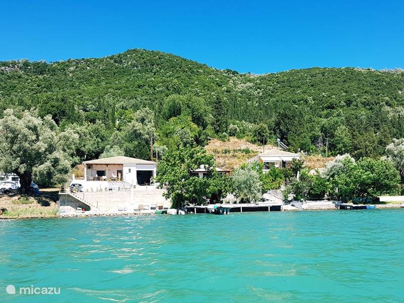 Vakantiehuis Griekenland, Lefkas, Nydri Villa Villa Chelona direct aan zee