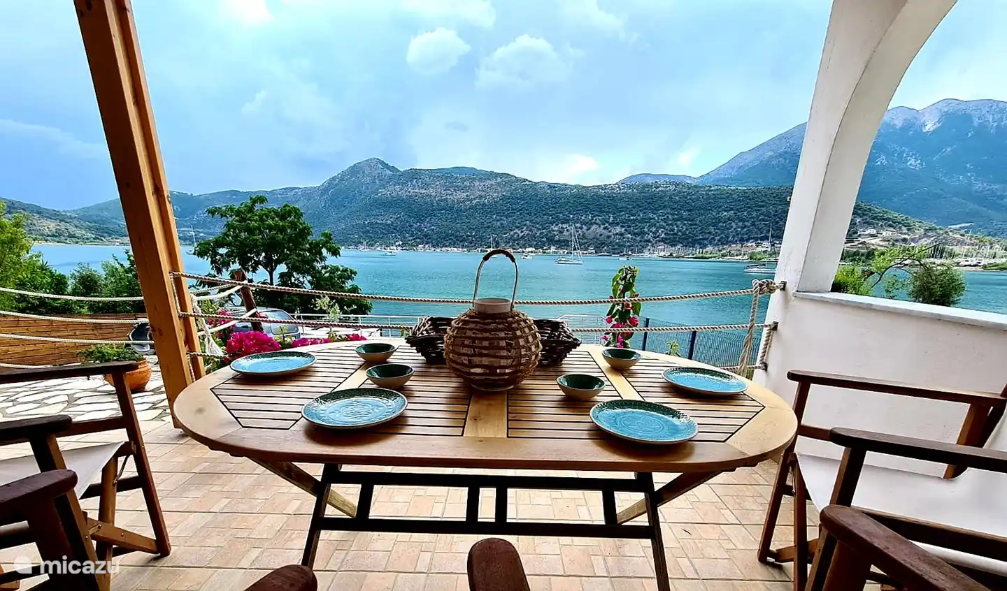 Wijds uitzicht vanaf de veranda