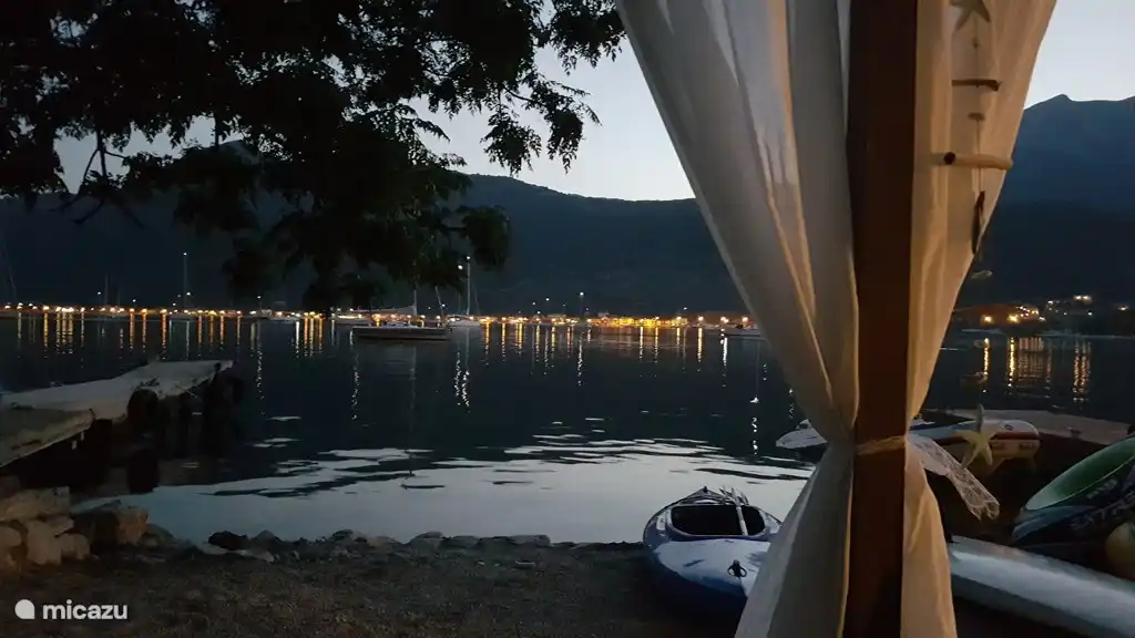 Vliho Bay by night