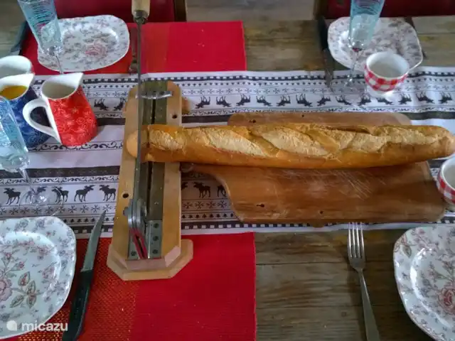 Normandie tricolore, 3 gîtes | France, Orne, Ménil-Vin - maison de vacances Manger de la baguette française ?