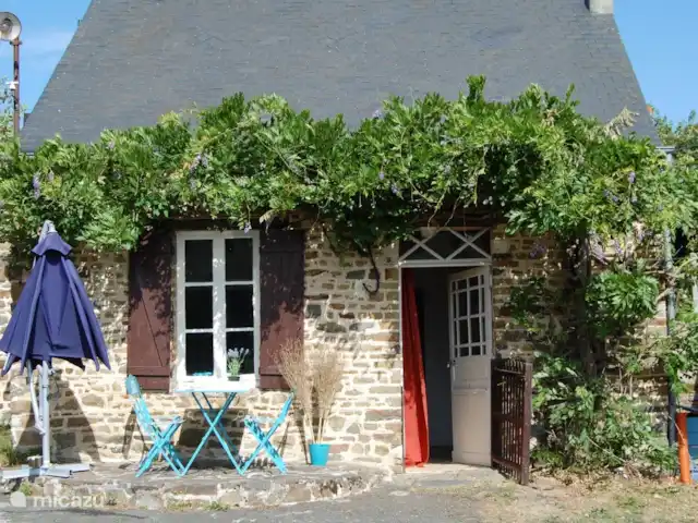 Normandie tricolore, 3 gîtes | France, Orne, Ménil-Vin - maison de vacances Façade du Gîte Bleu