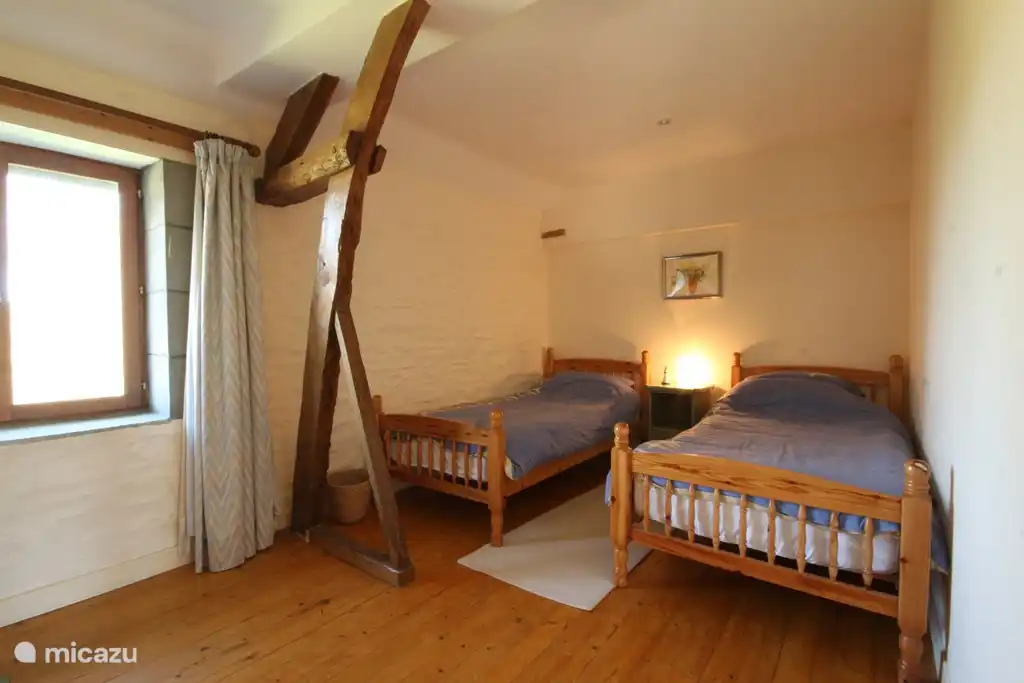 Dormitorio doble con 2 camas individuales