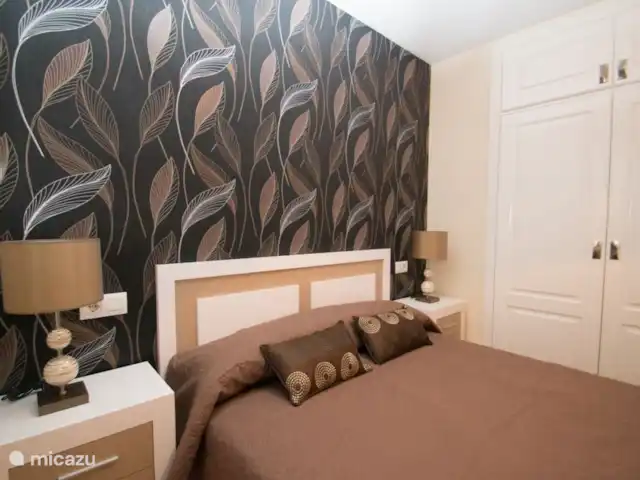 Location de Vacances Espagne, Costa Blanca, Torrevieja, maison mitoyenne - Altos de la Bahia Chambre avec lit double et armoire intégrée