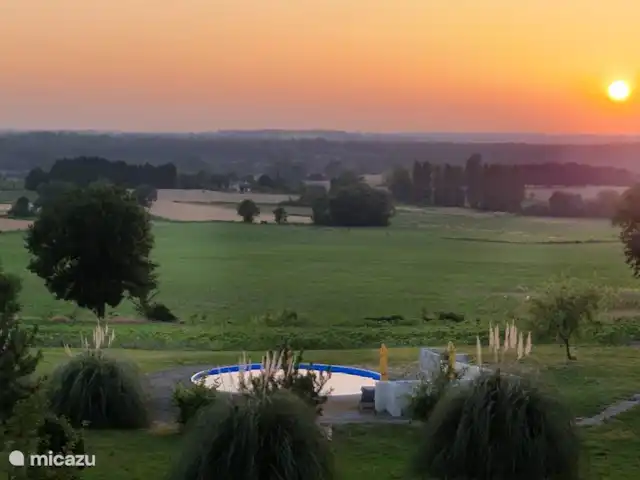 Gaugain | France, Lot-et-Garonne, Douzains - gîte / cottage Le soleil couchant depuis le gîte Gauguin