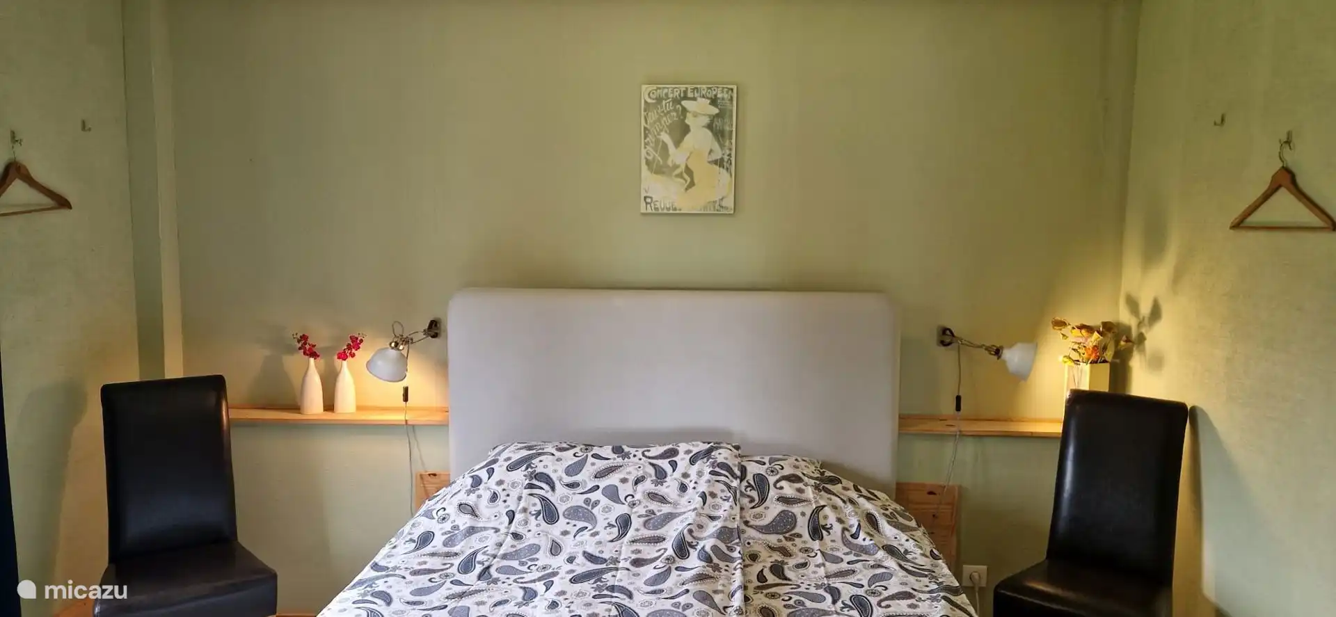 Schlafzimmer 1