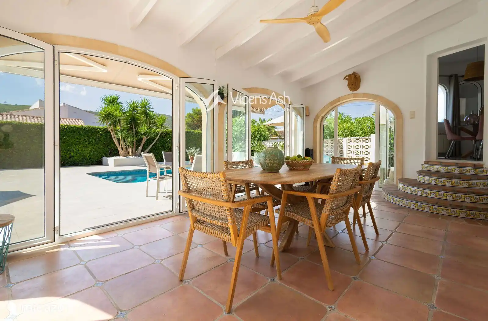Naja aan zembad terraza en verano, agradable y fresca en invierno, agradable y cálida