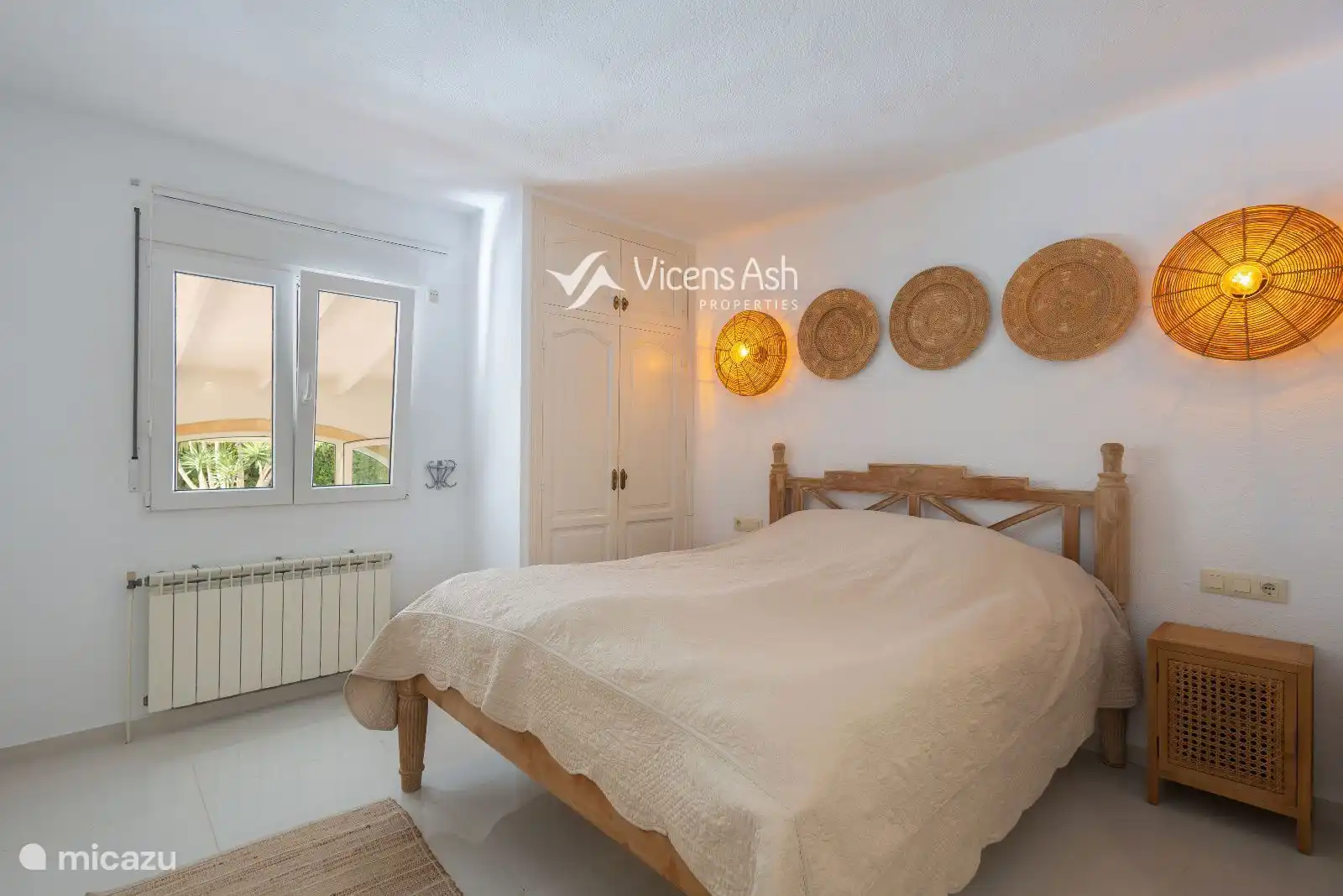 Dormitorio espacioso, baño privado