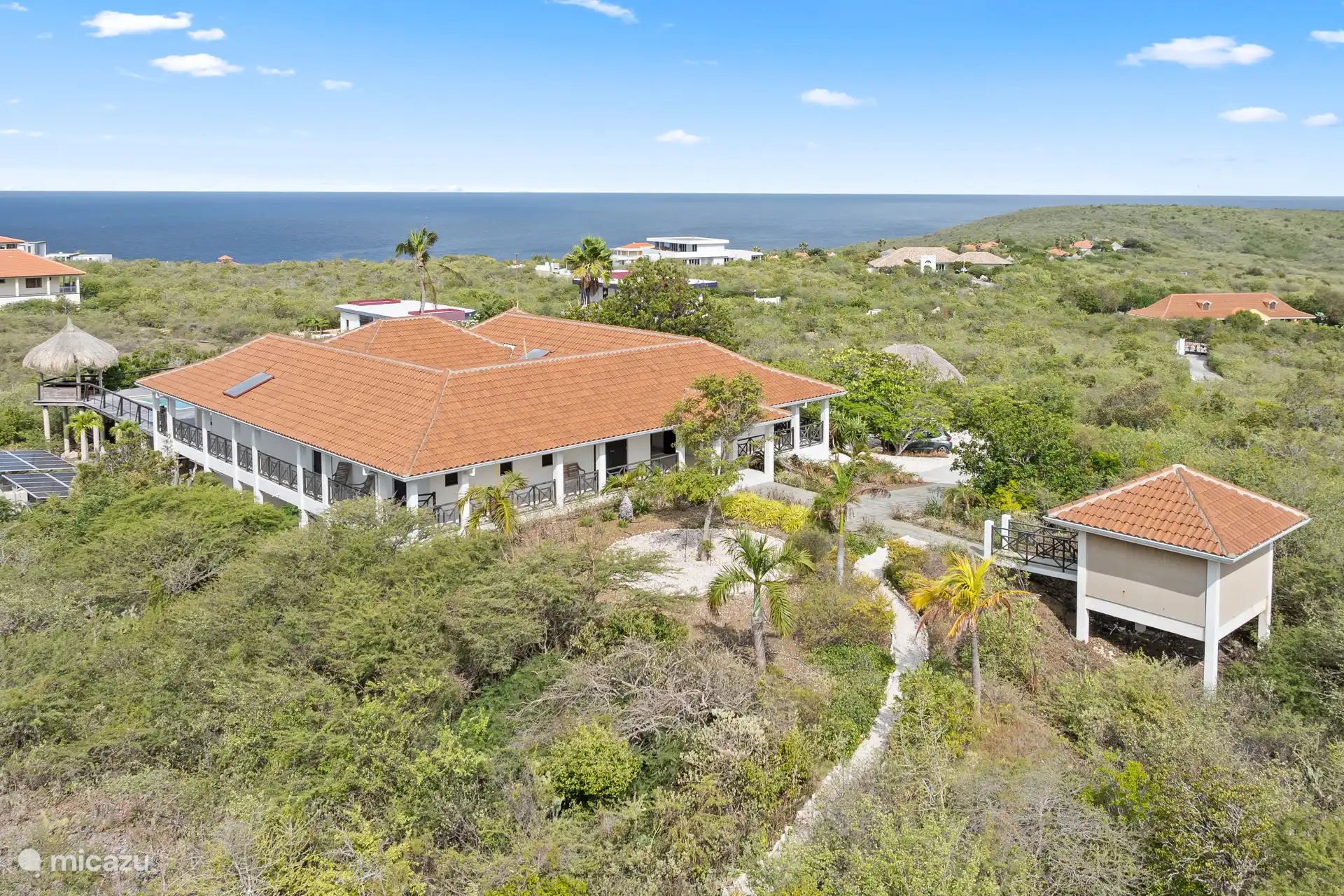 Diese schöne und geräumige Villa für 12 Personen befindet sich im schönsten und höchsten Teil des Coral Estate Resorts. 