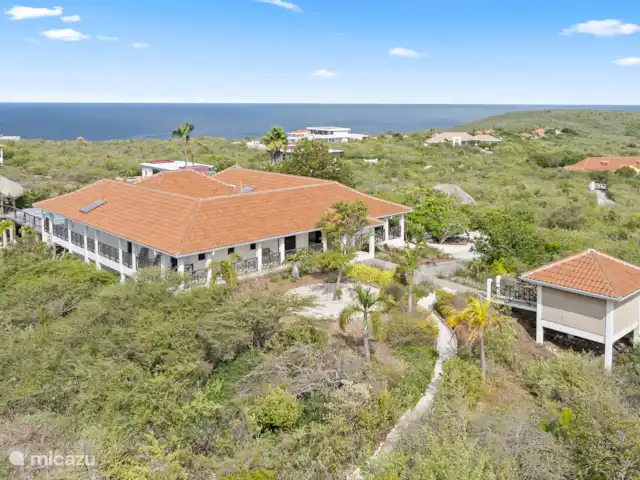 Villa Gran Vista | Curaçao, Banda Abou (ouest), Coral Estate, Rif St.Marie - villa Cette belle et spacieuse villa pour 12 personnes est située sur la partie la plus belle et la plus haute de Coral Estate Resort.