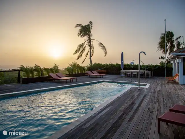 Villa Gran Vista | Curaçao, Banda Abou (ouest), Coral Estate, Rif St.Marie - villa Regardez le coucher de soleil depuis la terrasse de votre piscine.