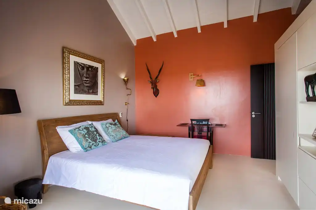 Schlafzimmer 2 mit einem Gemeinschaftsbad.