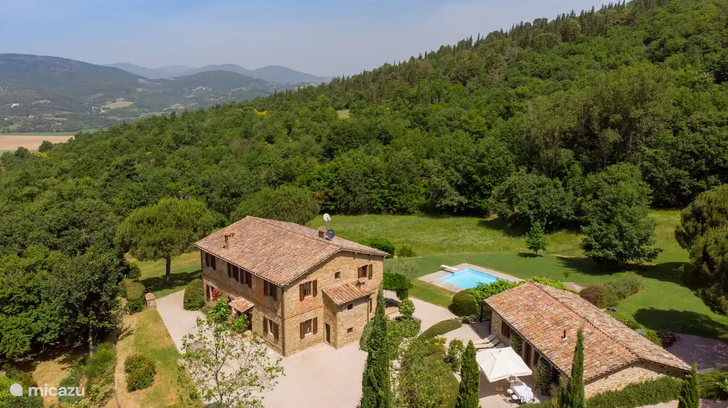 Villa mit Vorderansicht