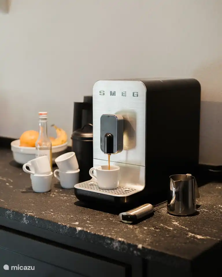 Kaffeemaschine mit Bohnen