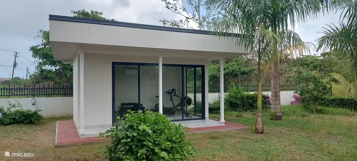 Air conditioned gym in the garden