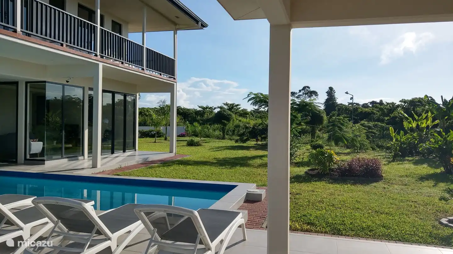 Overview garden from outdoor kitchen