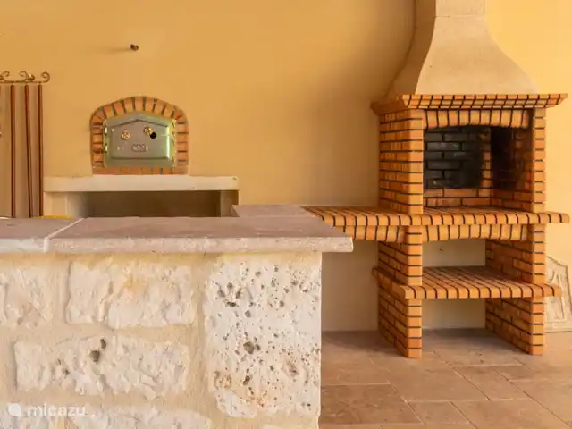 Aurélia Sarlat | France, Dordogne, Sarlat-la-Canéda - maison de vacances un barbecue