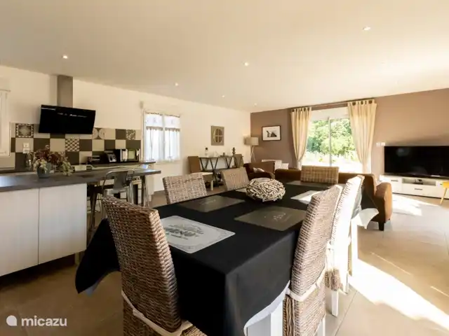Aurélia Sarlat | France, Dordogne, Sarlat-la-Canéda - maison de vacances cuisine et salle à manger