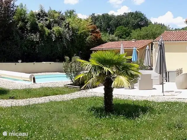 Aurélia Sarlat | France, Dordogne, Sarlat-la-Canéda - maison de vacances jardin