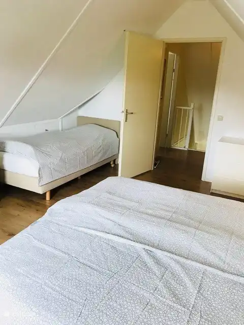 Schlafzimmer 1