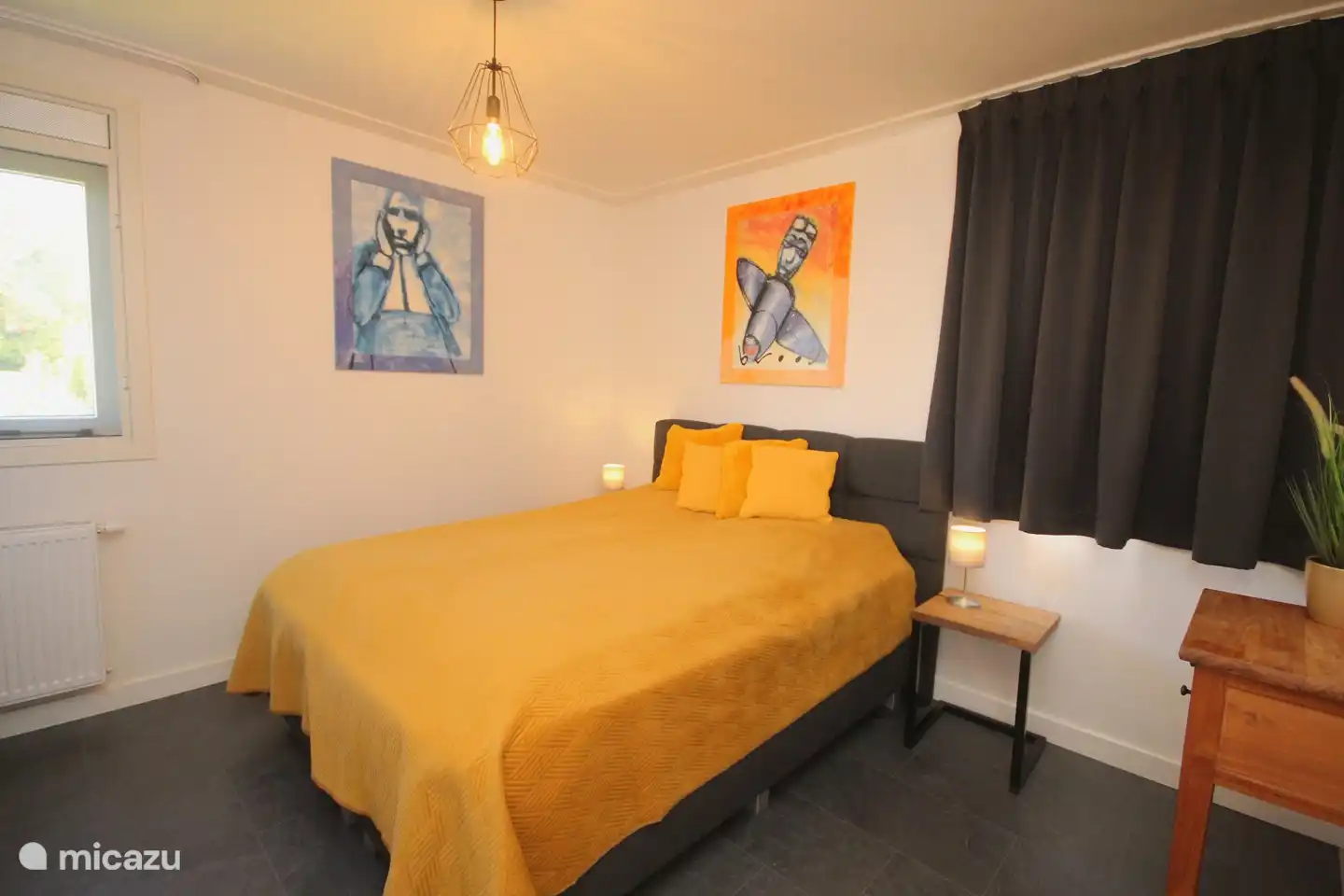 Chambre parentale avec sommier confortable (160x200)