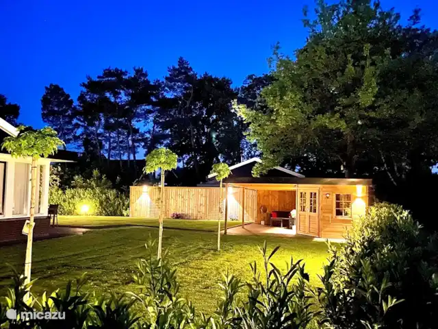 Bungalow Bavelds Home incl. Airco huren in Nederland, Overijssel, Denekamp - bungalow Ook 's avonds kunt u nog heerlijk buiten zitten.