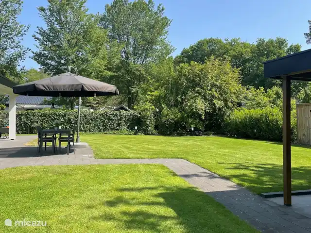 Bungalow Bavelds Home incl. Airco huren in Nederland, Overijssel, Denekamp - bungalow Rust en privacy in de grote omheinde tuin.