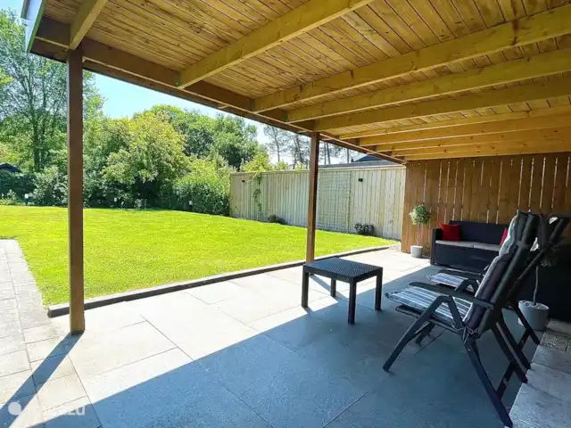 Bungalow Bavelds Home incl. Airco huren in Nederland, Overijssel, Denekamp - bungalow Overdekt terras met loungezitje.