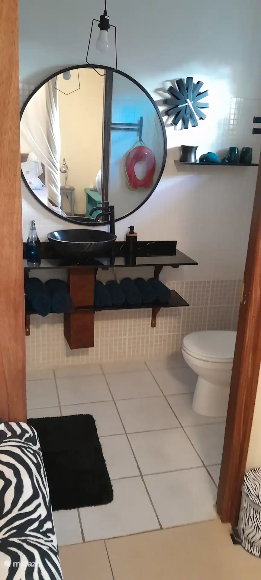 Hauptschlafzimmer, Badezimmer.