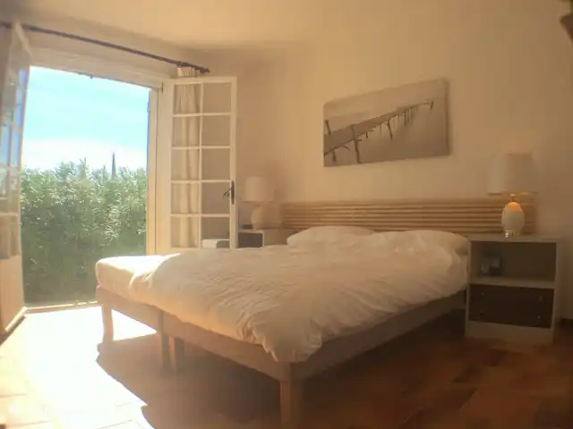 Villa Lou Jas | France, Var, Bagnols-en-Forêt - villa Une des chambres du bas (avec des lits de 90 cm chacun)