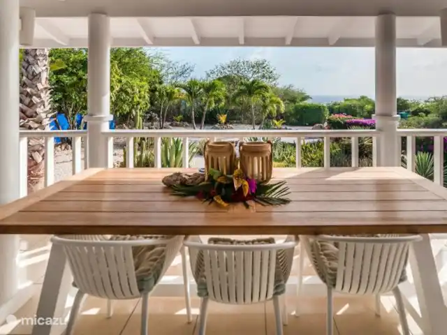 Villa Da Jo | Curaçao, Banda Abou (ouest), Coral Estate, Rif St.Marie - villa Grande table à manger sur le porche, vue fantastique sur la mer des Caraïbes et magnifique sur le vent.