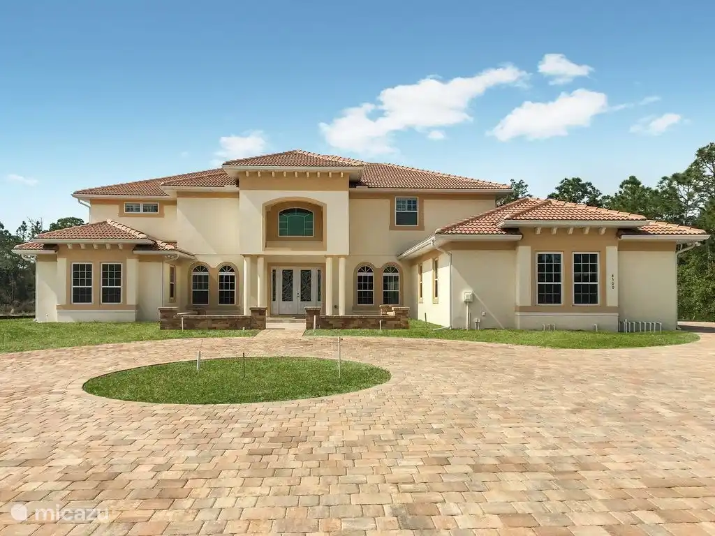 Rent The Florida Mansion in Orlando, Florida. | Micazu
