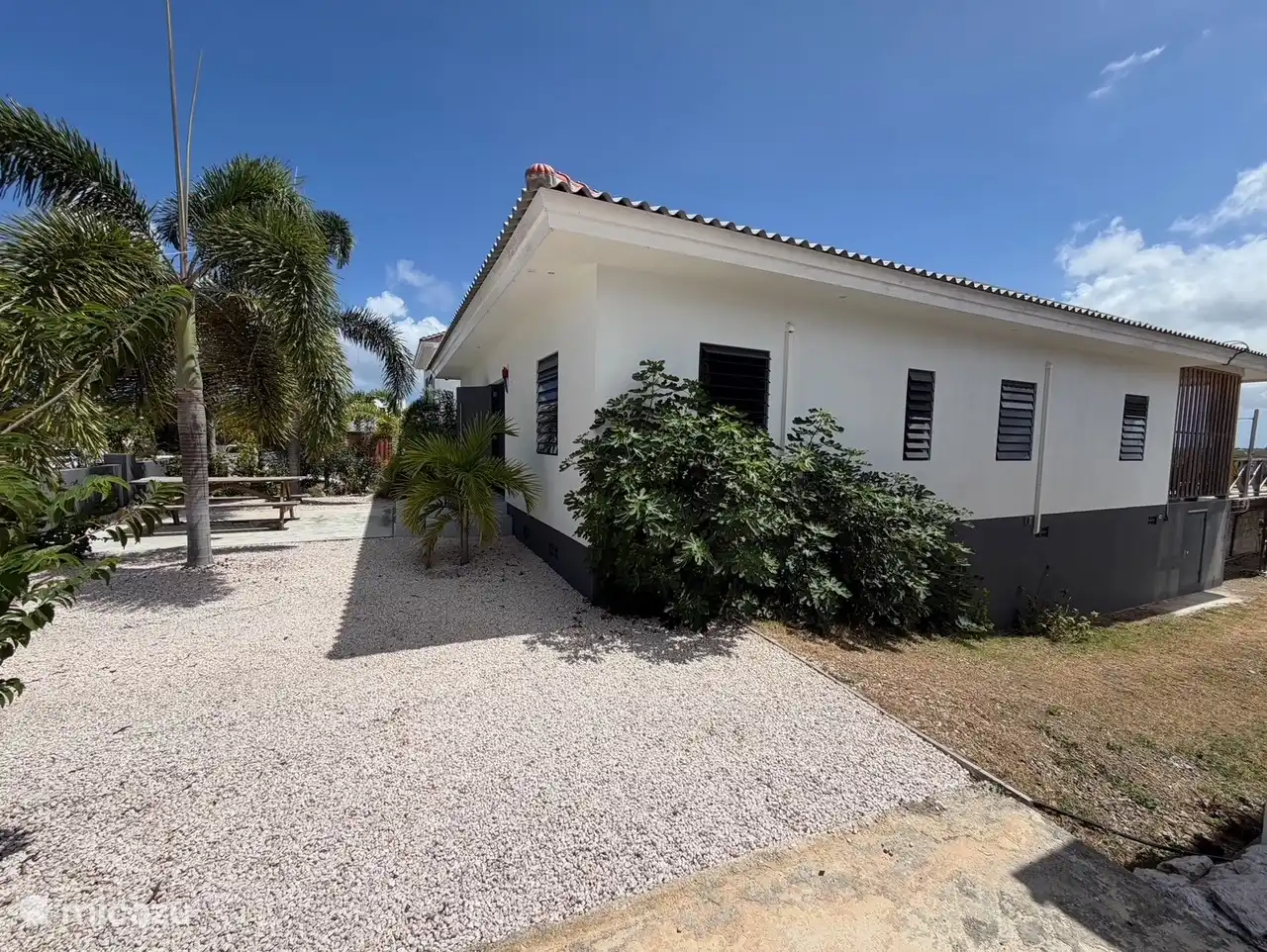 zijkant Villa Cereja