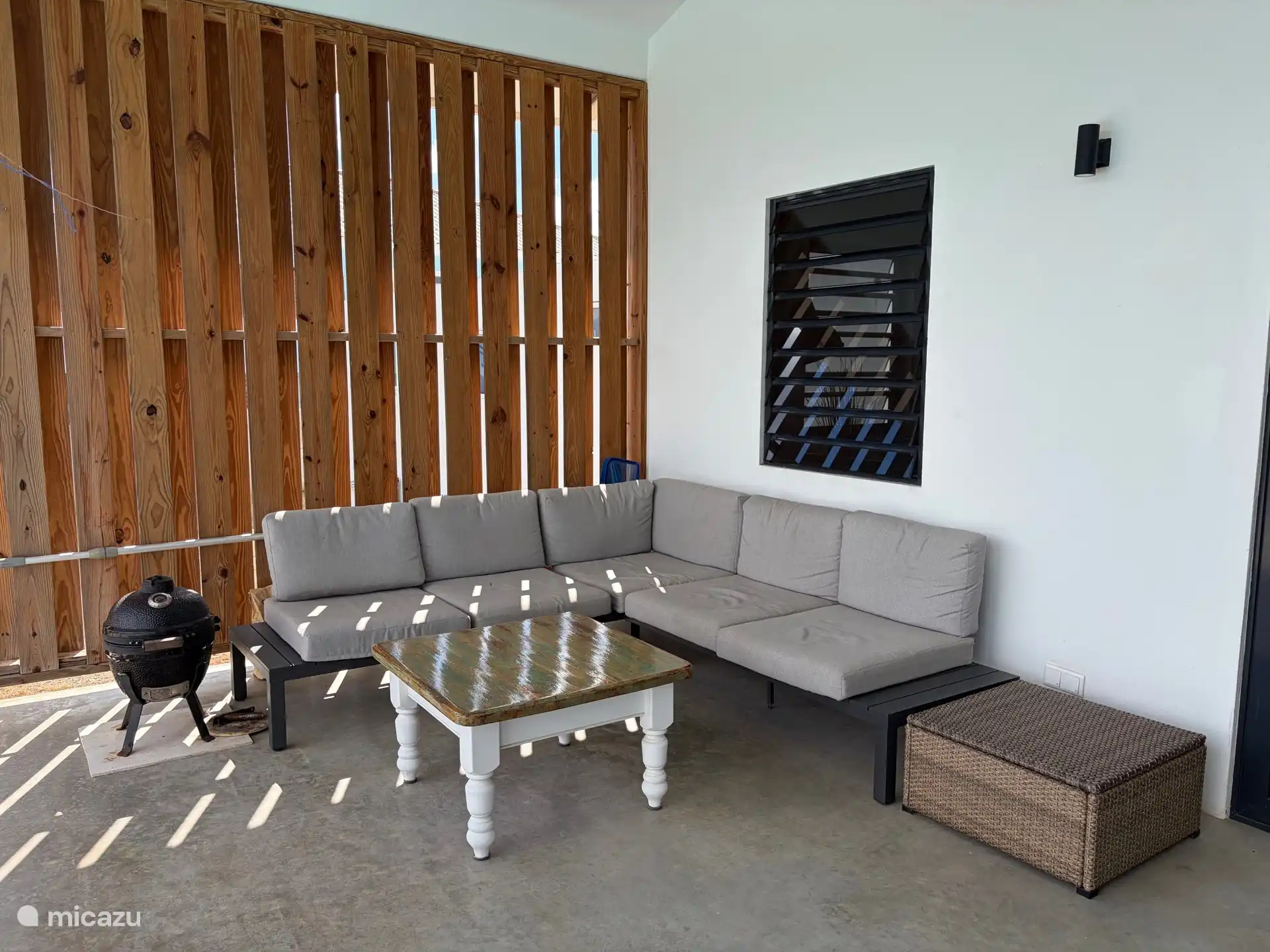 Op Porch lounge bank 