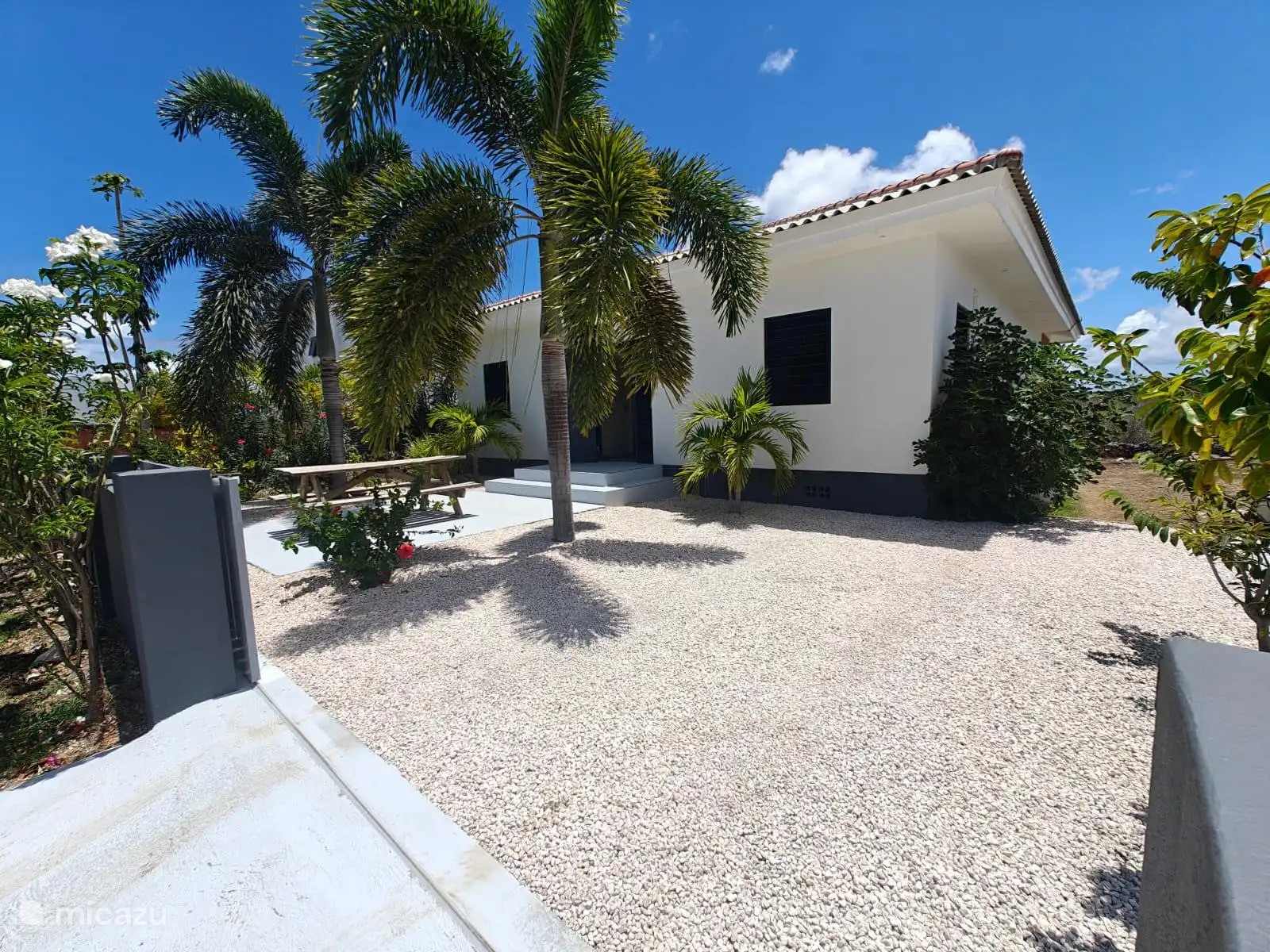 Ruime kavel en voortuin