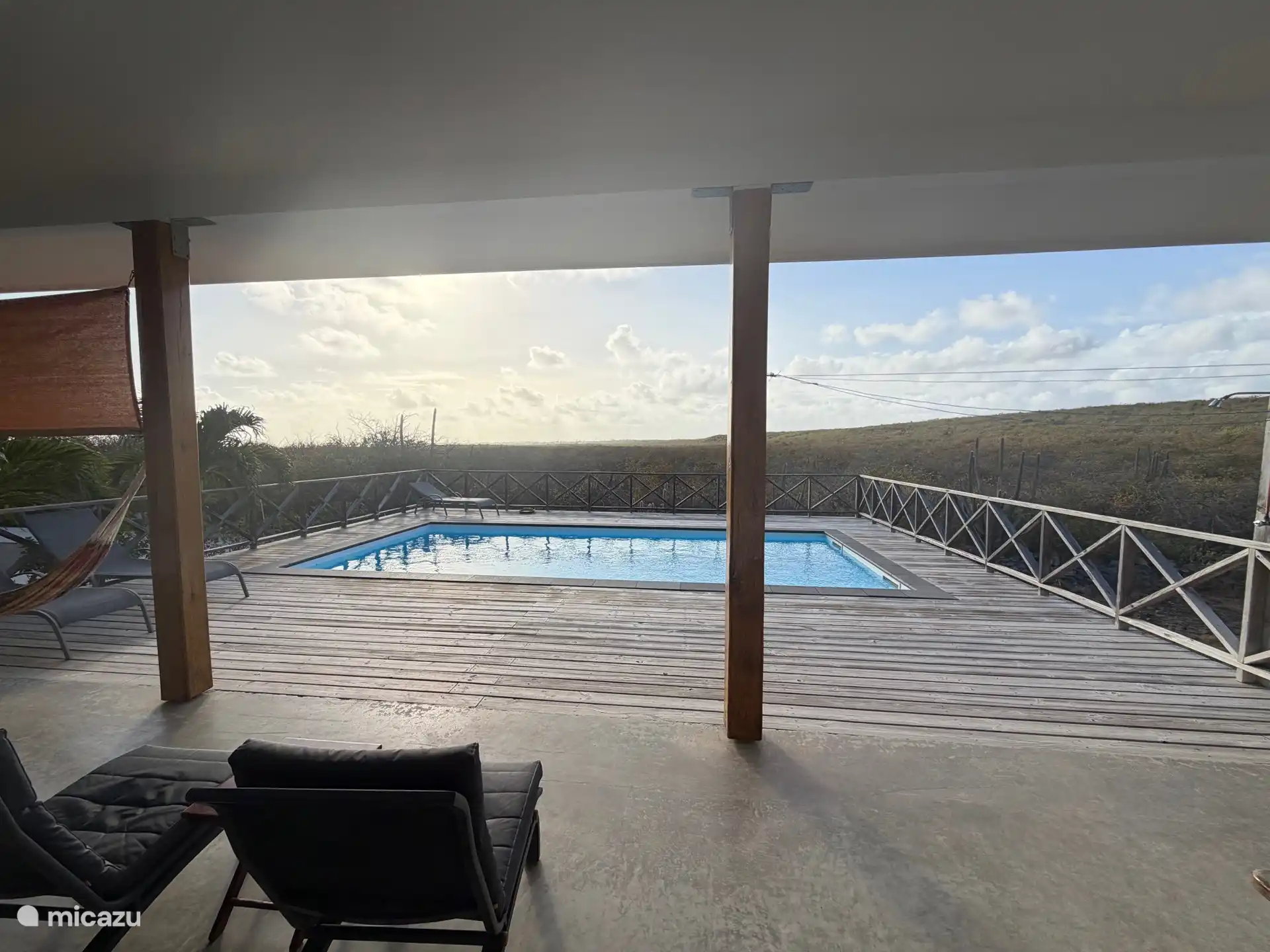 Mineraal zwembad met panoramisch uitzicht 