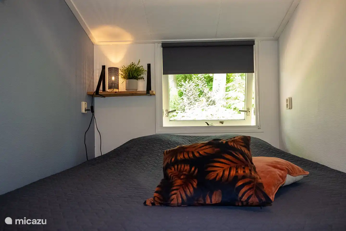 Spend the night in this cozy bedroom. The bedroom has a comfortable double bed.