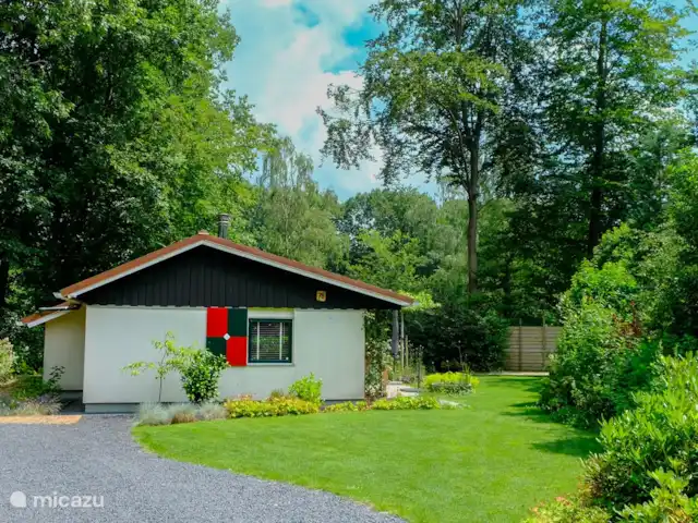 Huisje 78 in Drenthe huren in Nederland, Drenthe, Exloo - bungalow Ruime parkeerplaats voor het huisje voor 1 auto.