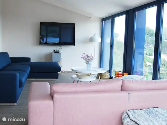 Location de Vacances Espagne, Costa Brava, Palamos, villa - Manuki Mas Costa Brava Villa Coin salon avec TV