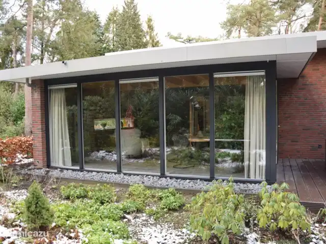 Casa de vacaciones Pura Vida en Países Bajos, Overijssel, Holten - casa vacacional Hermosas ventanas grandes proporcionan mucha luz.