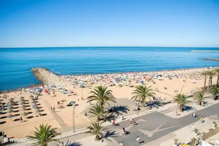 Vakantiehuis Portugal, Algarve, Quarteira vakantiehuis Vakantiehuis Pinto Strand op 500 meter van het huis.